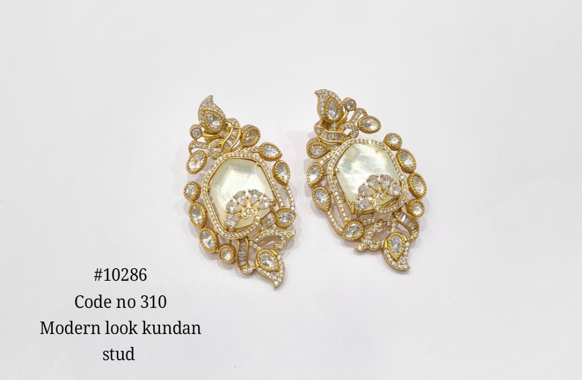 Kundan stud